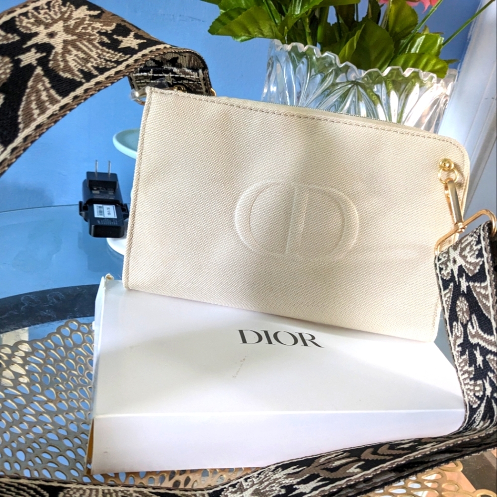 Dior pouch - Picture 9 of 13